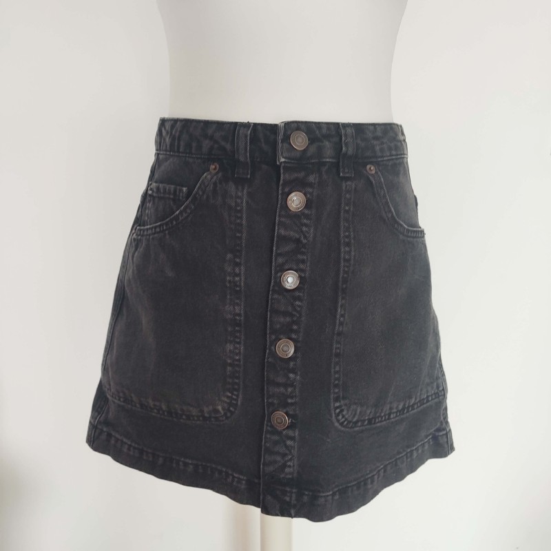 Jupe en jeans noire boutonnée T 38 Stradivarius